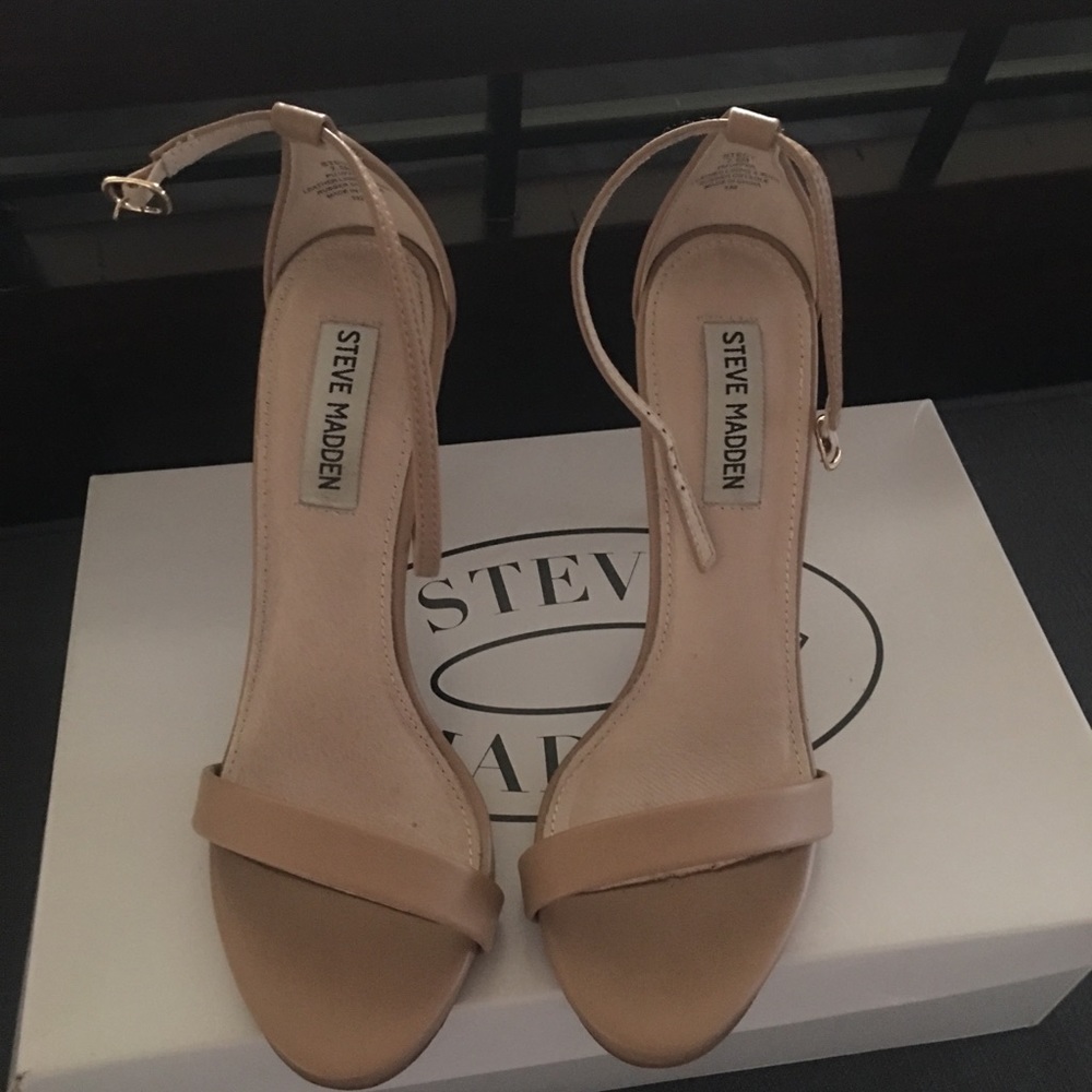 Steve Madden nude heels